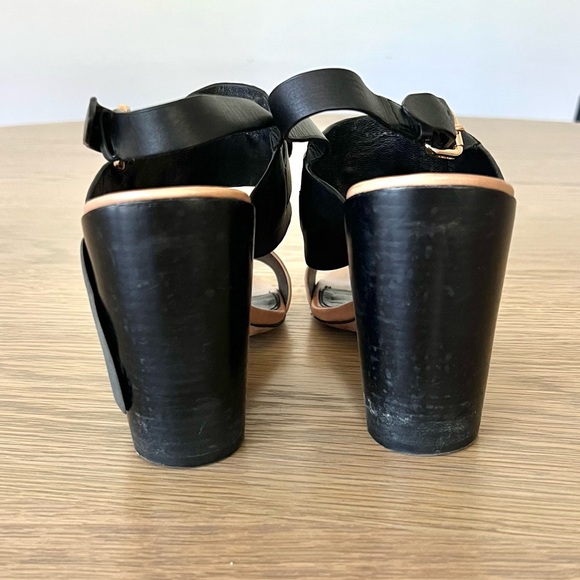 Coach Dennis Turnlock Open Toe Slingback Block Heels Sandals Tan Black Gold 8.5 - Picture 11 of 16